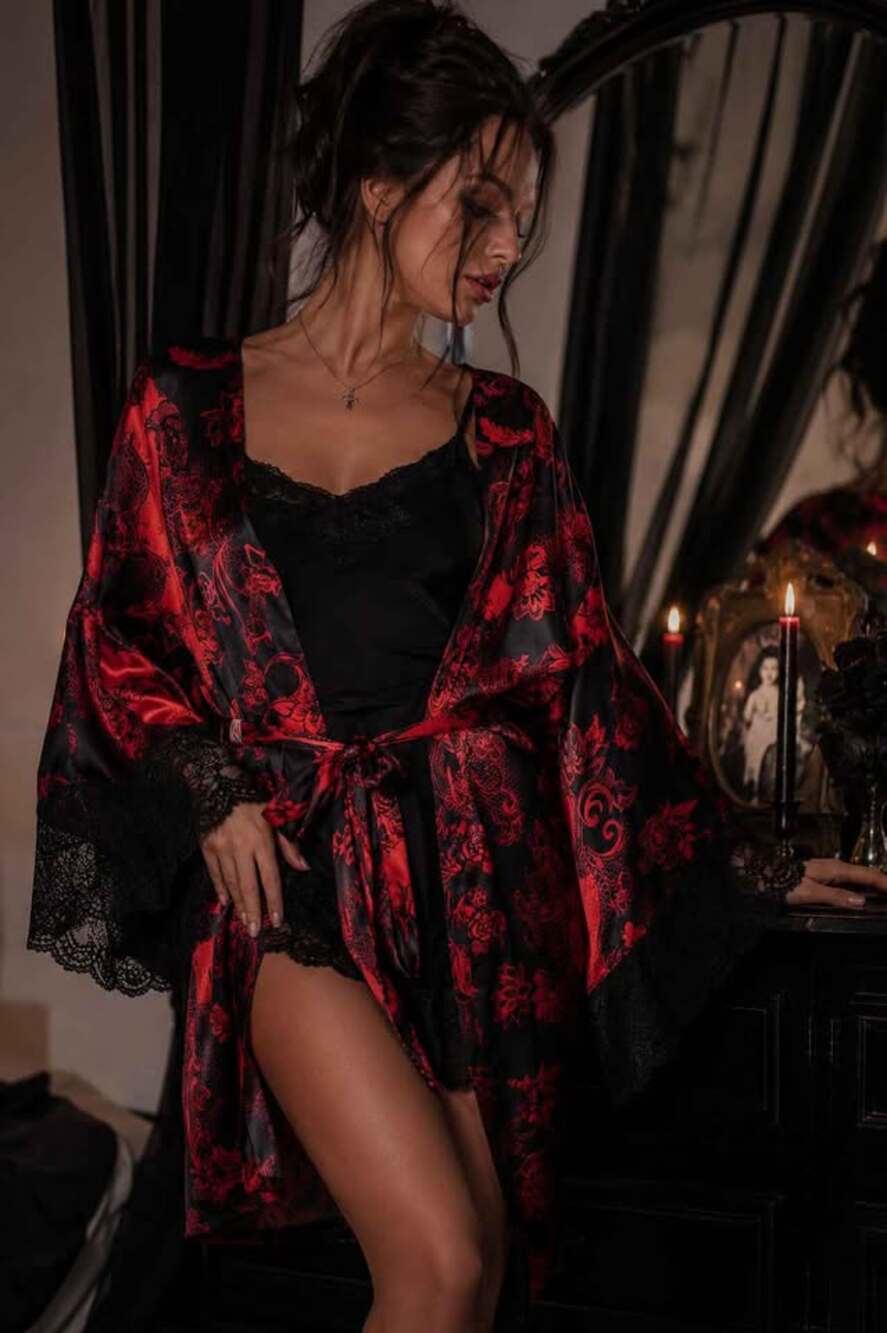 La Vie en Rose Red Black Floral Robe L/XL
